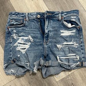AE Stretch Mom Shorts Size 10